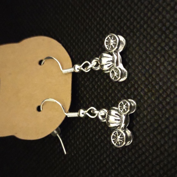 Princess Carriage Earrings - Picture 2 of 3